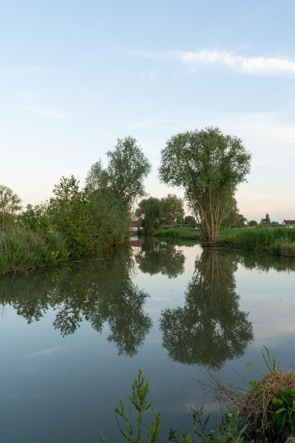 Le Moulin Rouge Clairmarais Gite "Le Grebe"" Екстер'єр фото